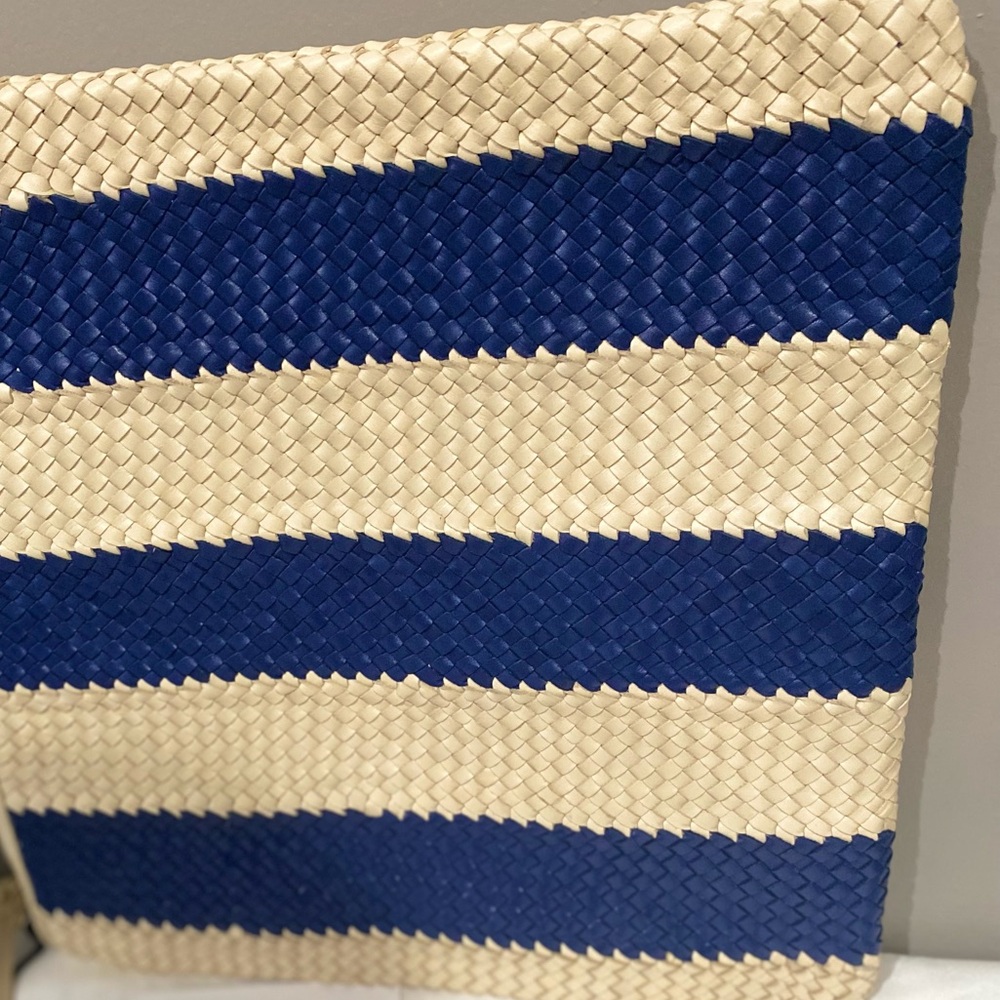 Last offer🔥🔥🔥🔥Clare V Fold over Woven Leather Clutch - Picture 10 of 15